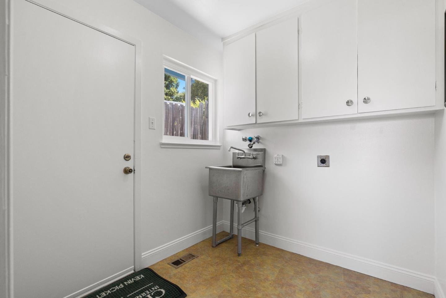 Detail Gallery Image 41 of 147 For 2310 Wooster Ave, Belmont,  CA 94002 - 3 Beds | 2 Baths