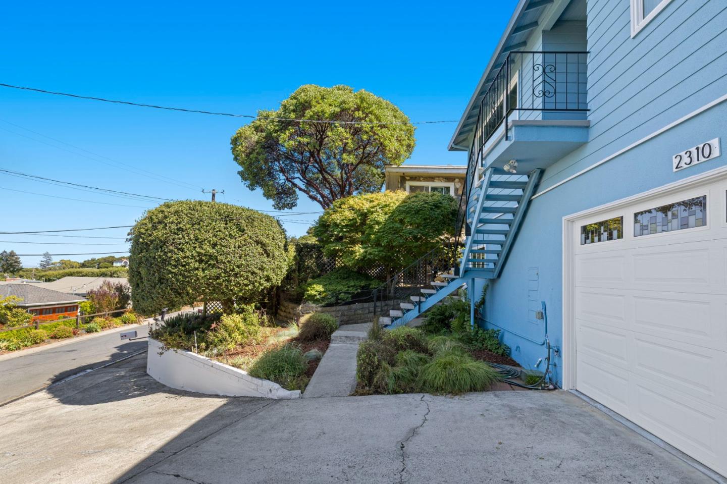 Detail Gallery Image 5 of 147 For 2310 Wooster Ave, Belmont,  CA 94002 - 3 Beds | 2 Baths