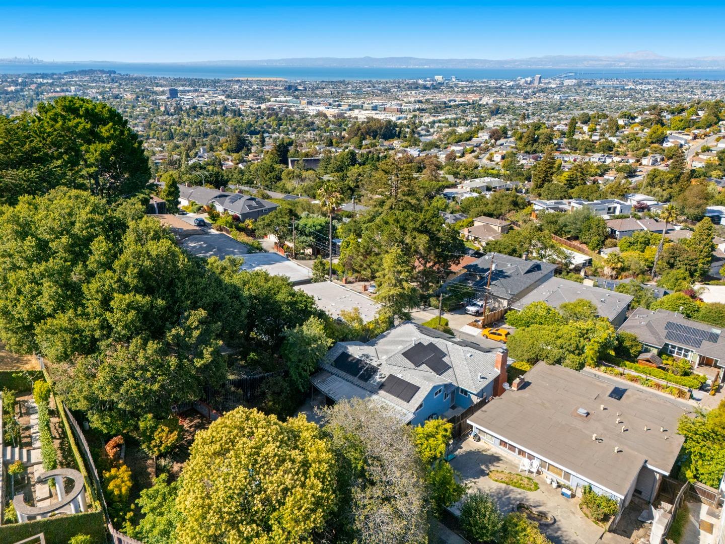 Detail Gallery Image 88 of 147 For 2310 Wooster Ave, Belmont,  CA 94002 - 3 Beds | 2 Baths