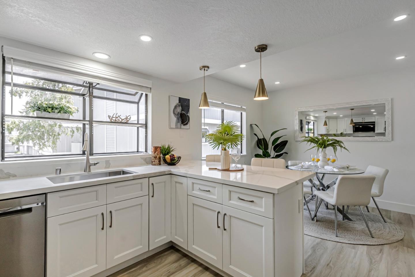 Detail Gallery Image 14 of 41 For 155 Monte Villa Ct, Campbell,  CA 95008 - 2 Beds | 2/1 Baths