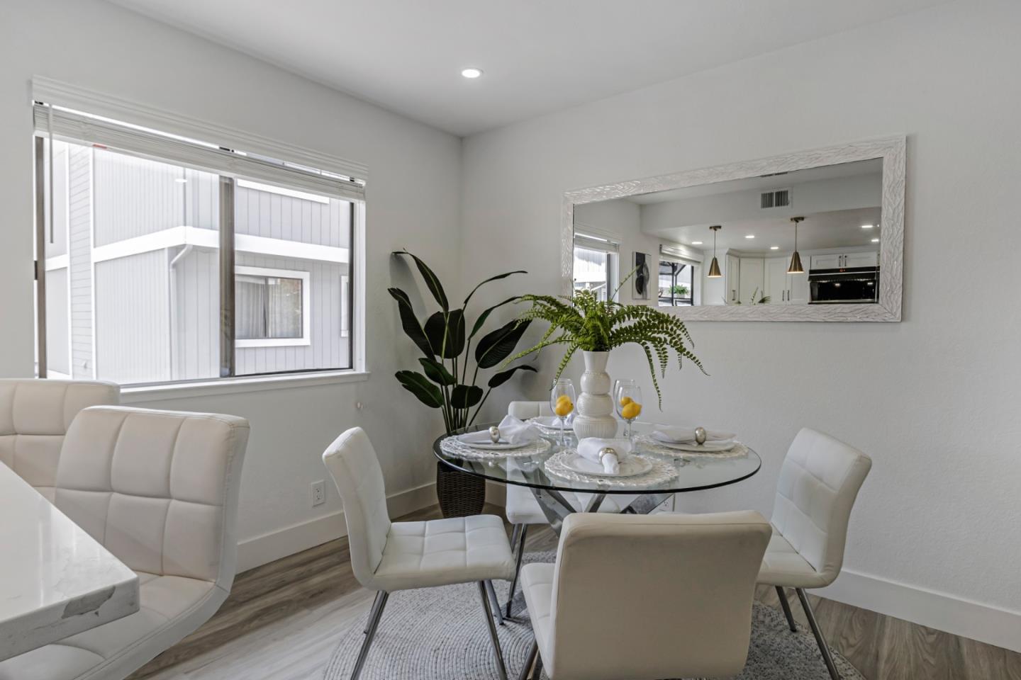 Detail Gallery Image 16 of 41 For 155 Monte Villa Ct, Campbell,  CA 95008 - 2 Beds | 2/1 Baths