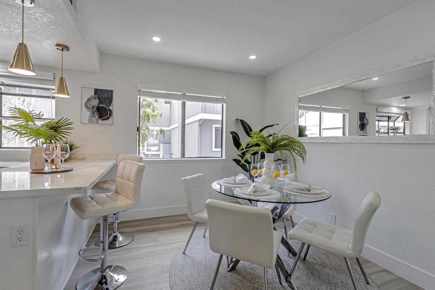 Detail Gallery Image 18 of 41 For 155 Monte Villa Ct, Campbell,  CA 95008 - 2 Beds | 2/1 Baths
