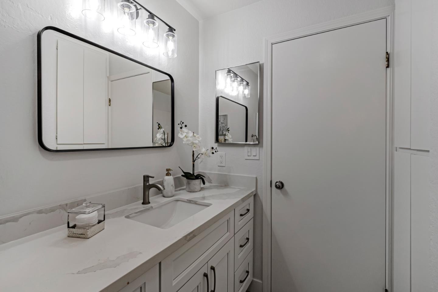 Detail Gallery Image 34 of 41 For 155 Monte Villa Ct, Campbell,  CA 95008 - 2 Beds | 2/1 Baths