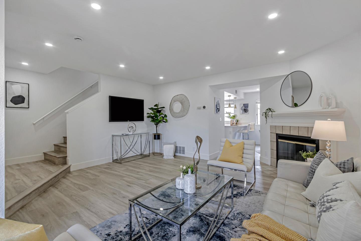Detail Gallery Image 8 of 41 For 155 Monte Villa Ct, Campbell,  CA 95008 - 2 Beds | 2/1 Baths