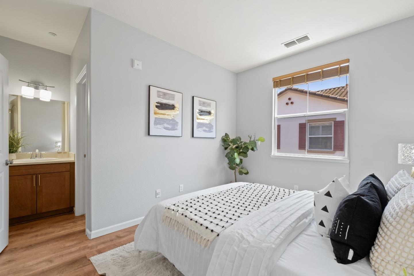 Detail Gallery Image 32 of 51 For 708 Grandview Ter, San Jose,  CA 95133 - 3 Beds | 3 Baths