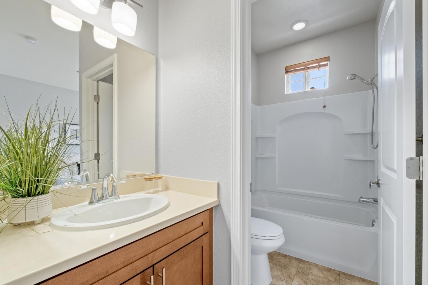 Detail Gallery Image 36 of 51 For 708 Grandview Ter, San Jose,  CA 95133 - 3 Beds | 3 Baths