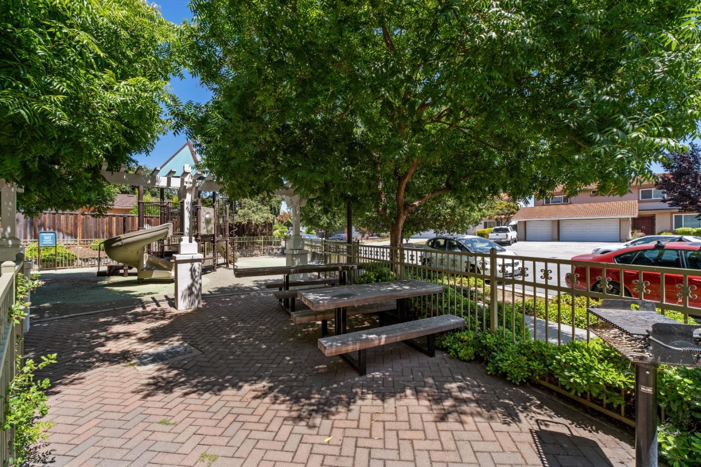 Detail Gallery Image 44 of 51 For 708 Grandview Ter, San Jose,  CA 95133 - 3 Beds | 3 Baths