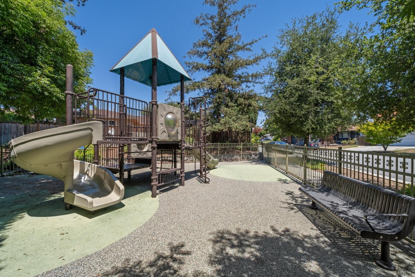 Detail Gallery Image 45 of 51 For 708 Grandview Ter, San Jose,  CA 95133 - 3 Beds | 3 Baths