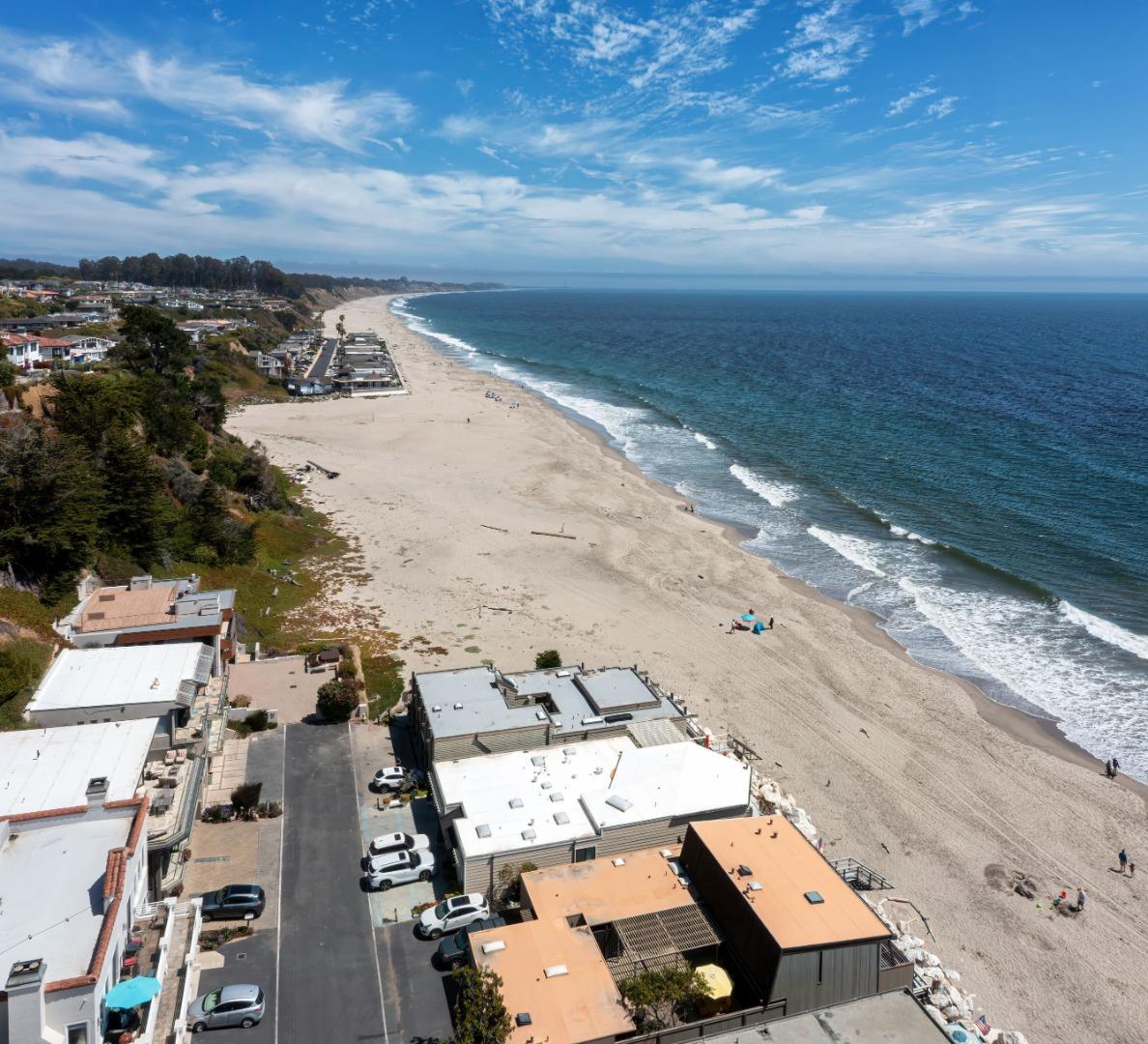 Detail Gallery Image 10 of 55 For 643 Beach Dr, Aptos,  CA 95003 - 3 Beds | 3/1 Baths