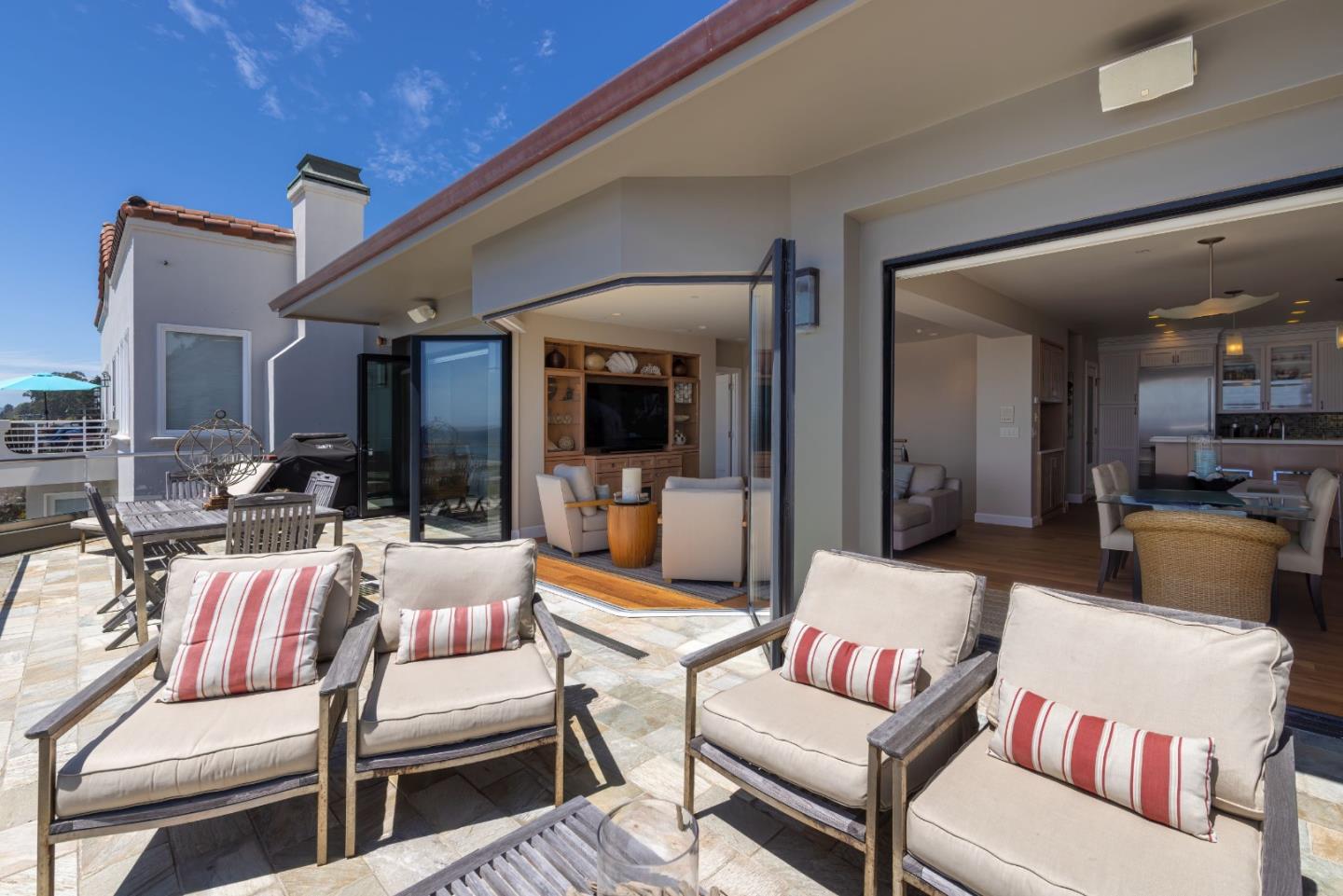 Detail Gallery Image 12 of 55 For 643 Beach Dr, Aptos,  CA 95003 - 3 Beds | 3/1 Baths