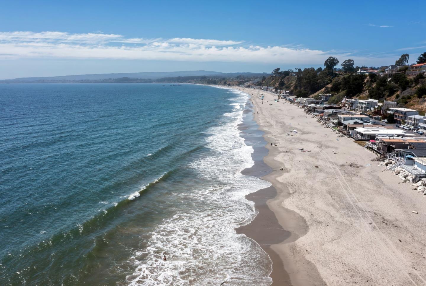 Detail Gallery Image 6 of 55 For 643 Beach Dr, Aptos,  CA 95003 - 3 Beds | 3/1 Baths