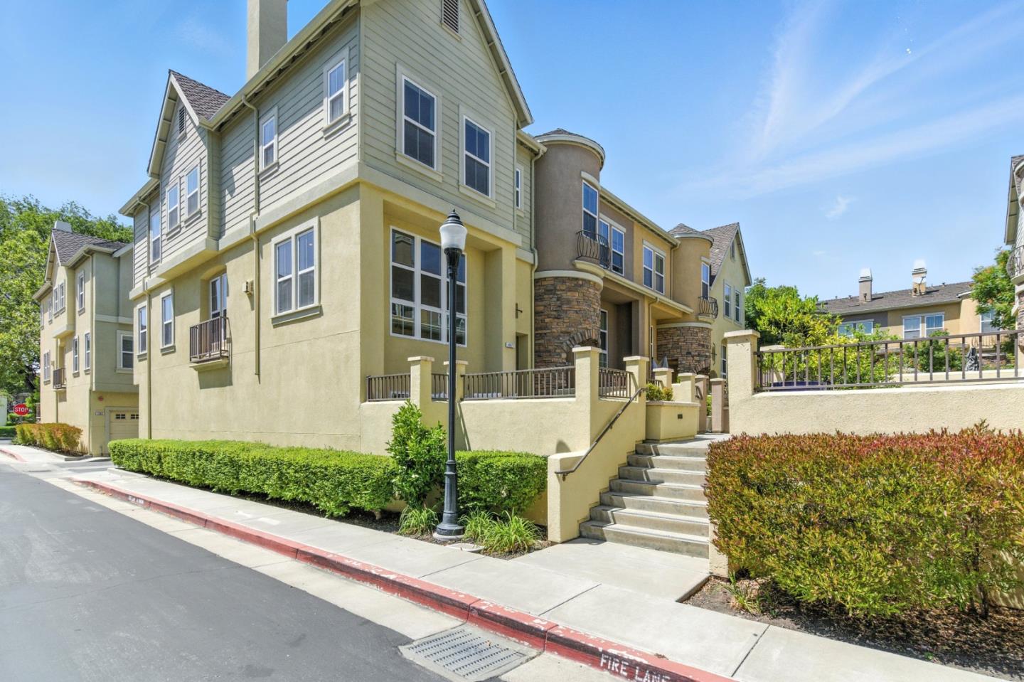 Detail Gallery Image 2 of 51 For 407 Timor Ter, Sunnyvale,  CA 94089 - 3 Beds | 2/1 Baths