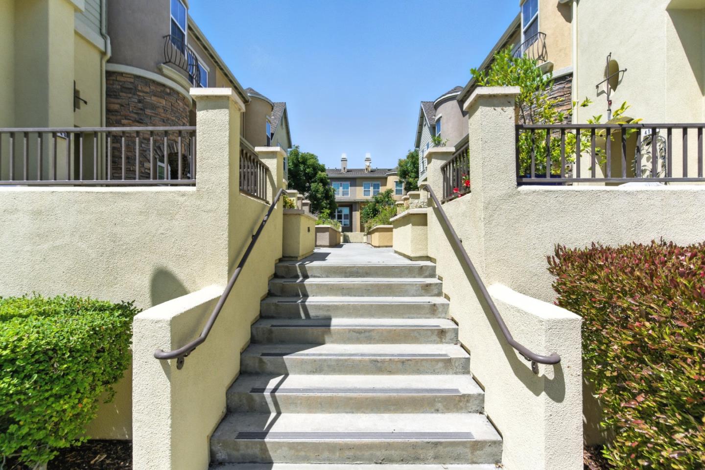 Detail Gallery Image 3 of 51 For 407 Timor Ter, Sunnyvale,  CA 94089 - 3 Beds | 2/1 Baths