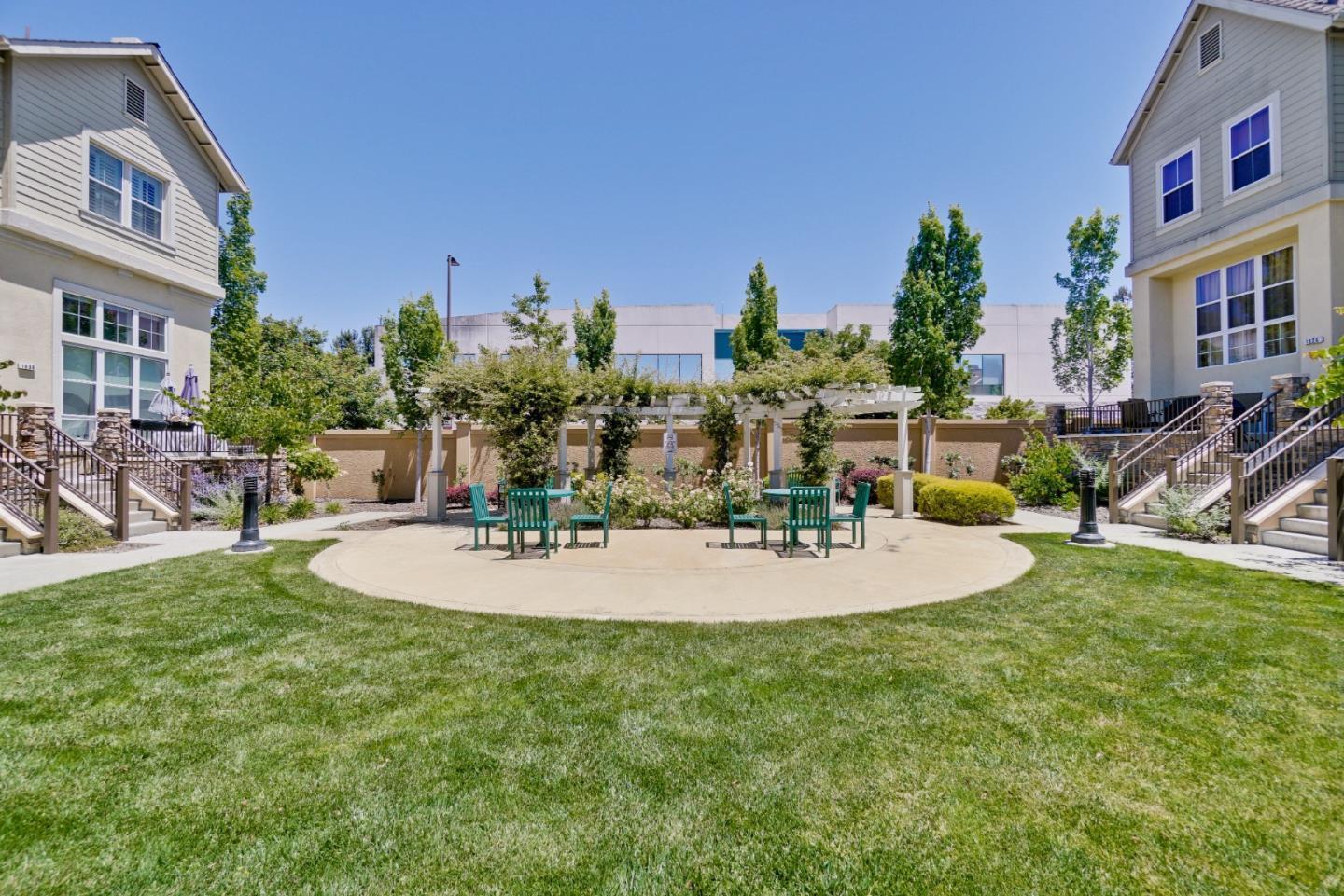 Detail Gallery Image 37 of 51 For 407 Timor Ter, Sunnyvale,  CA 94089 - 3 Beds | 2/1 Baths