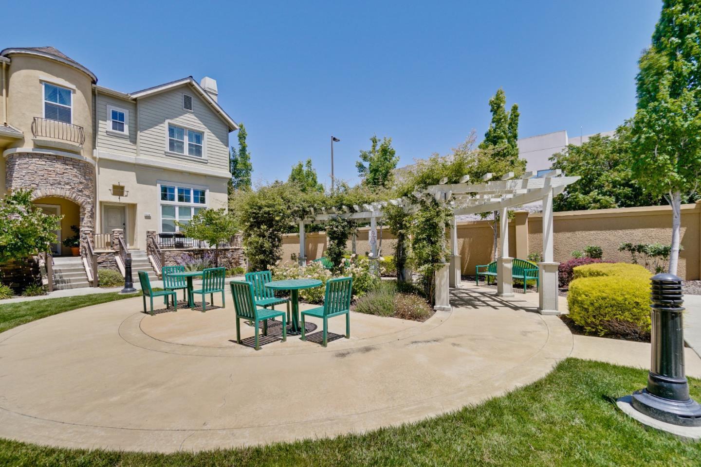 Detail Gallery Image 38 of 51 For 407 Timor Ter, Sunnyvale,  CA 94089 - 3 Beds | 2/1 Baths