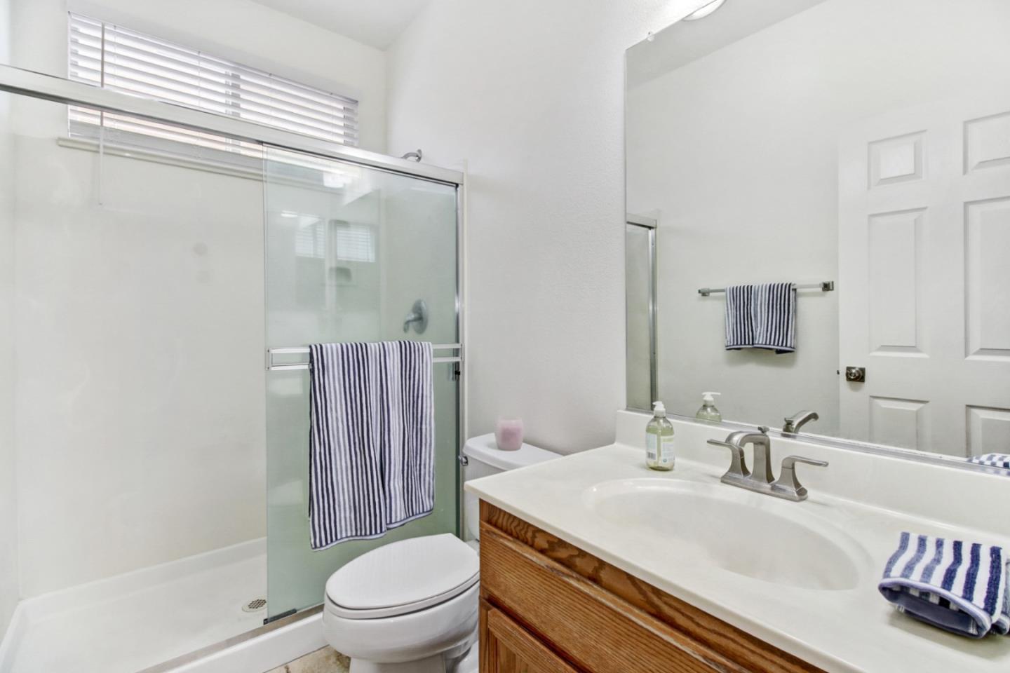 Detail Gallery Image 27 of 32 For 6324 Jefjen Way, Elk Grove,  CA 95757 - 5 Beds | 3 Baths