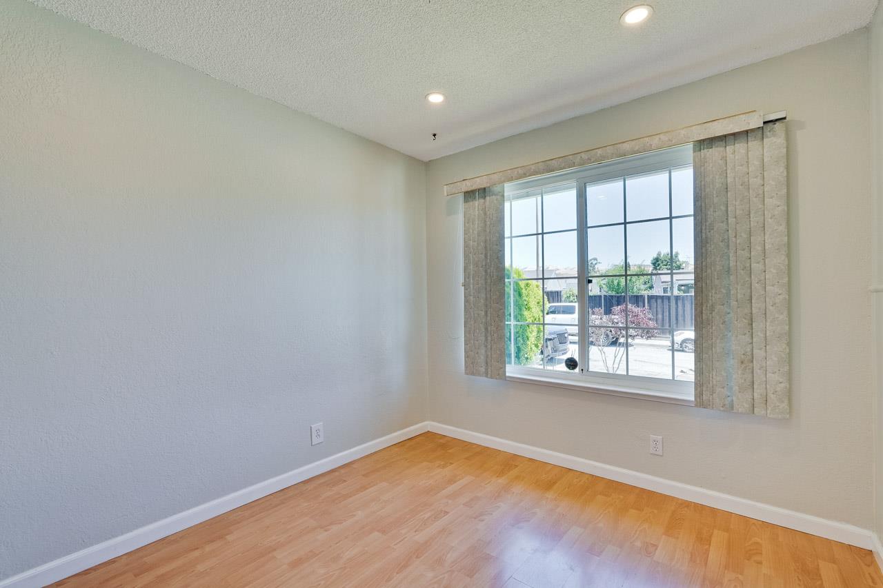 Detail Gallery Image 12 of 32 For 5179 Pebbletree Ct, San Jose,  CA 95111 - 3 Beds | 2 Baths