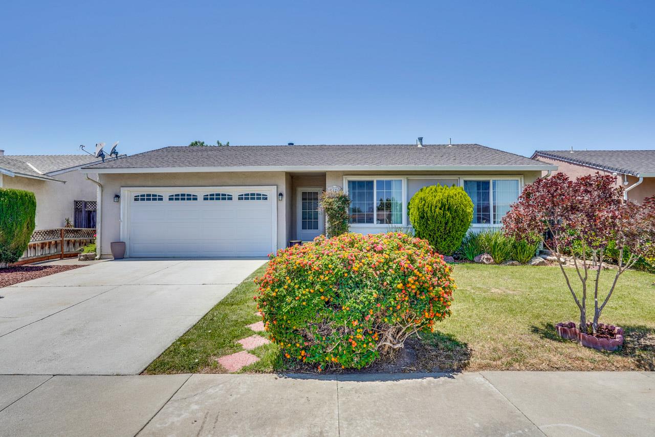 Detail Gallery Image 2 of 32 For 5179 Pebbletree Ct, San Jose,  CA 95111 - 3 Beds | 2 Baths