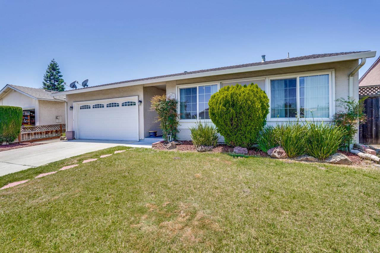 Detail Gallery Image 3 of 32 For 5179 Pebbletree Ct, San Jose,  CA 95111 - 3 Beds | 2 Baths