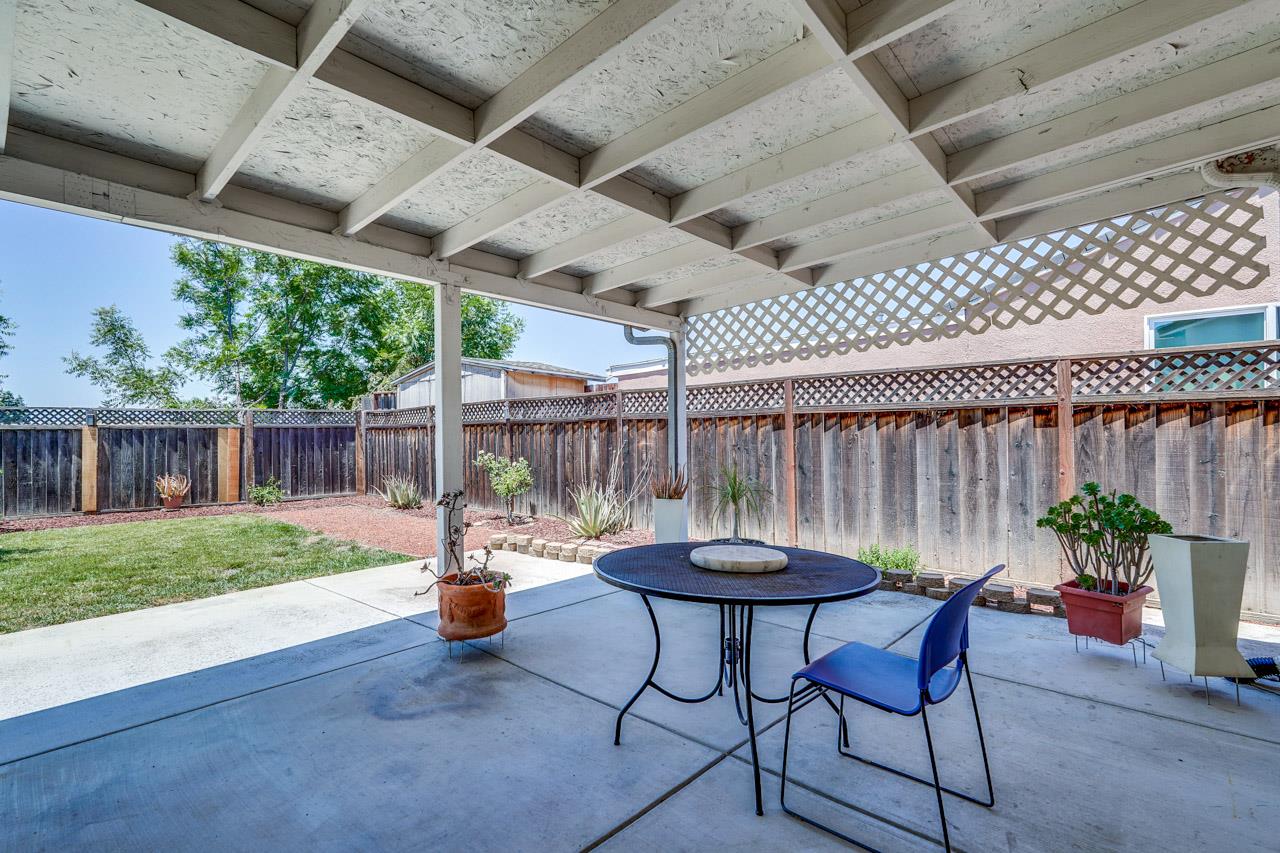 Detail Gallery Image 8 of 32 For 5179 Pebbletree Ct, San Jose,  CA 95111 - 3 Beds | 2 Baths