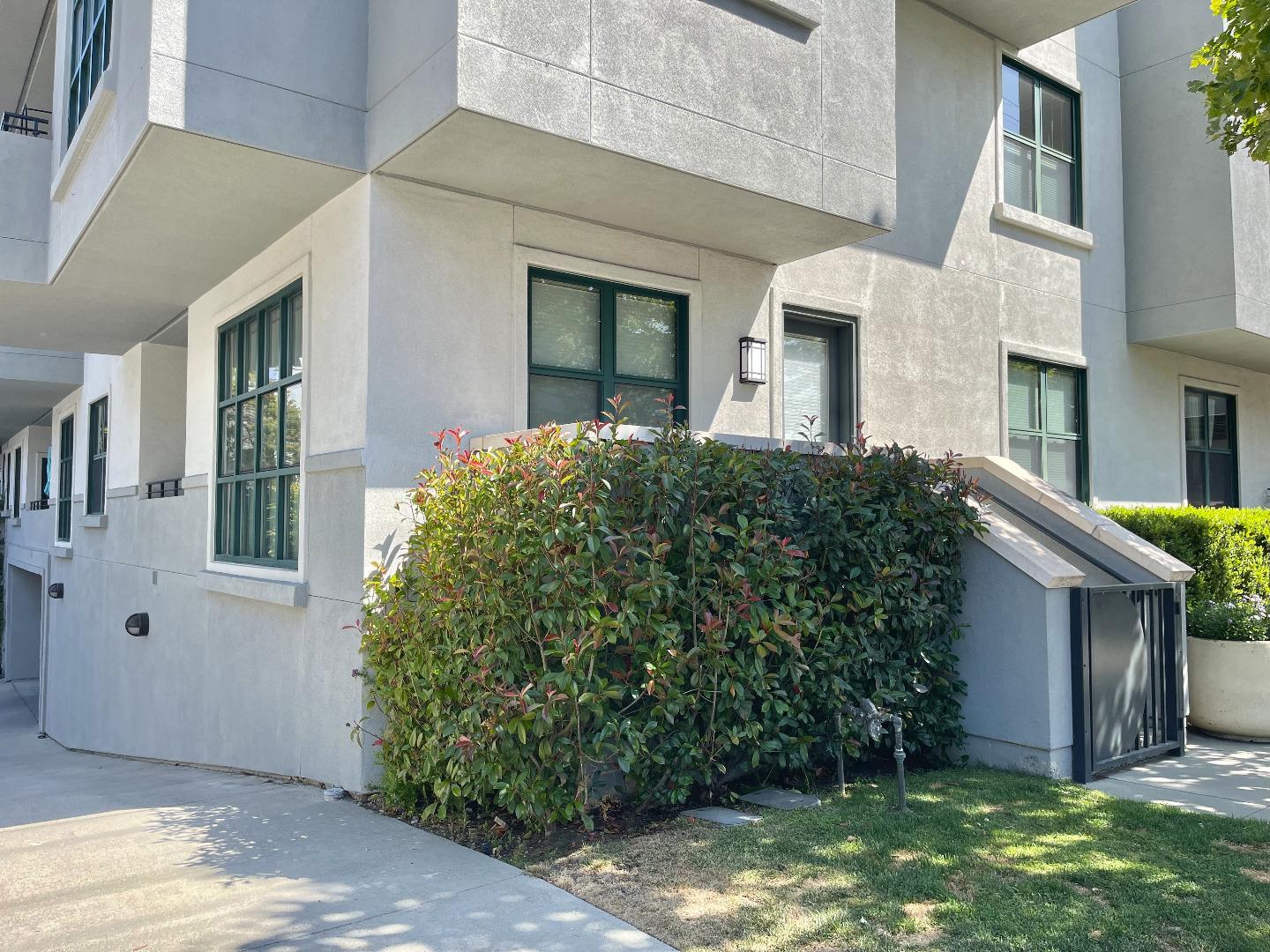 Detail Gallery Image 1 of 32 For 225 9th Ave #105,  San Mateo,  CA 94401 - 2 Beds | 2 Baths