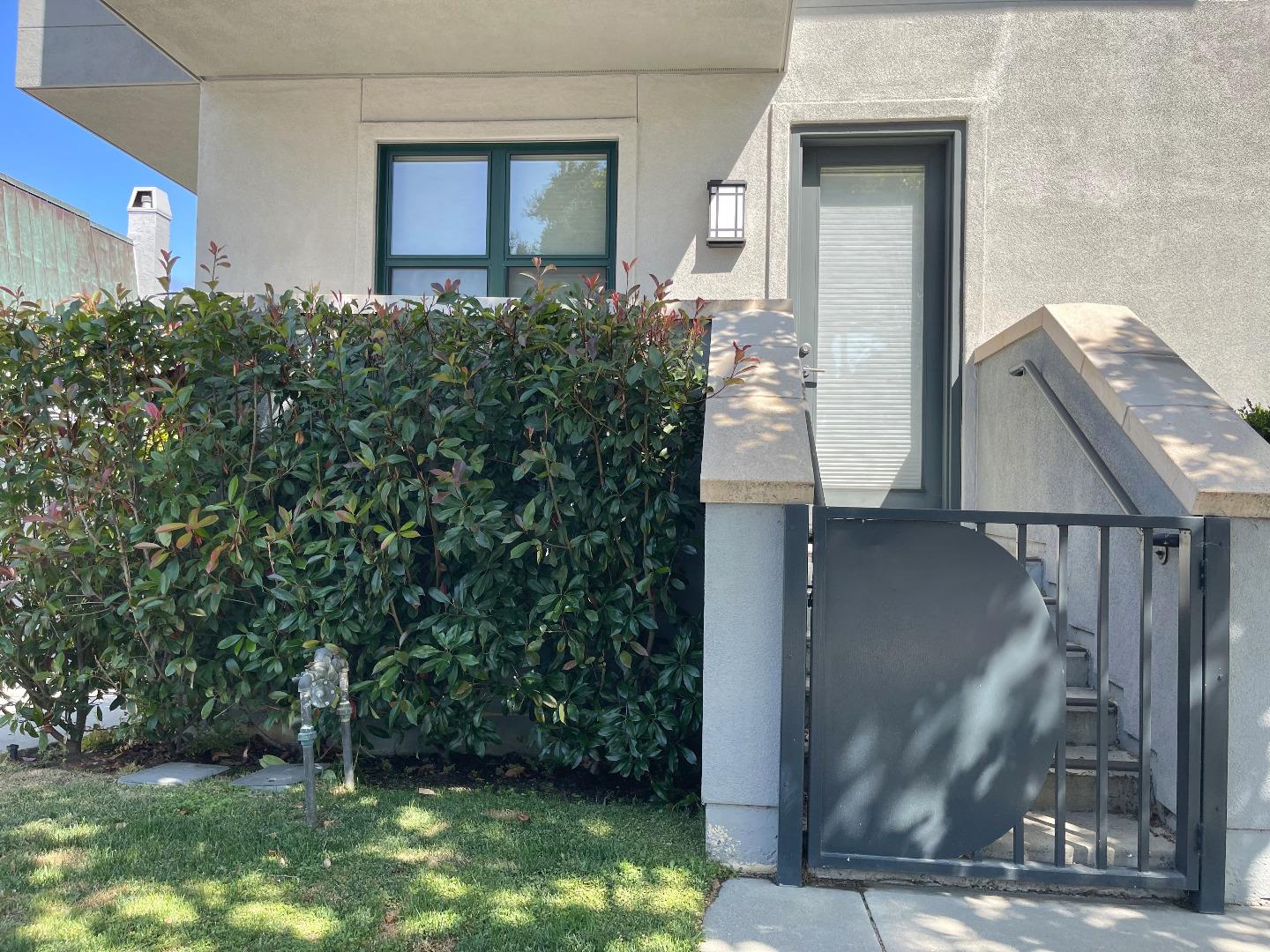 Detail Gallery Image 3 of 32 For 225 9th Ave #105,  San Mateo,  CA 94401 - 2 Beds | 2 Baths