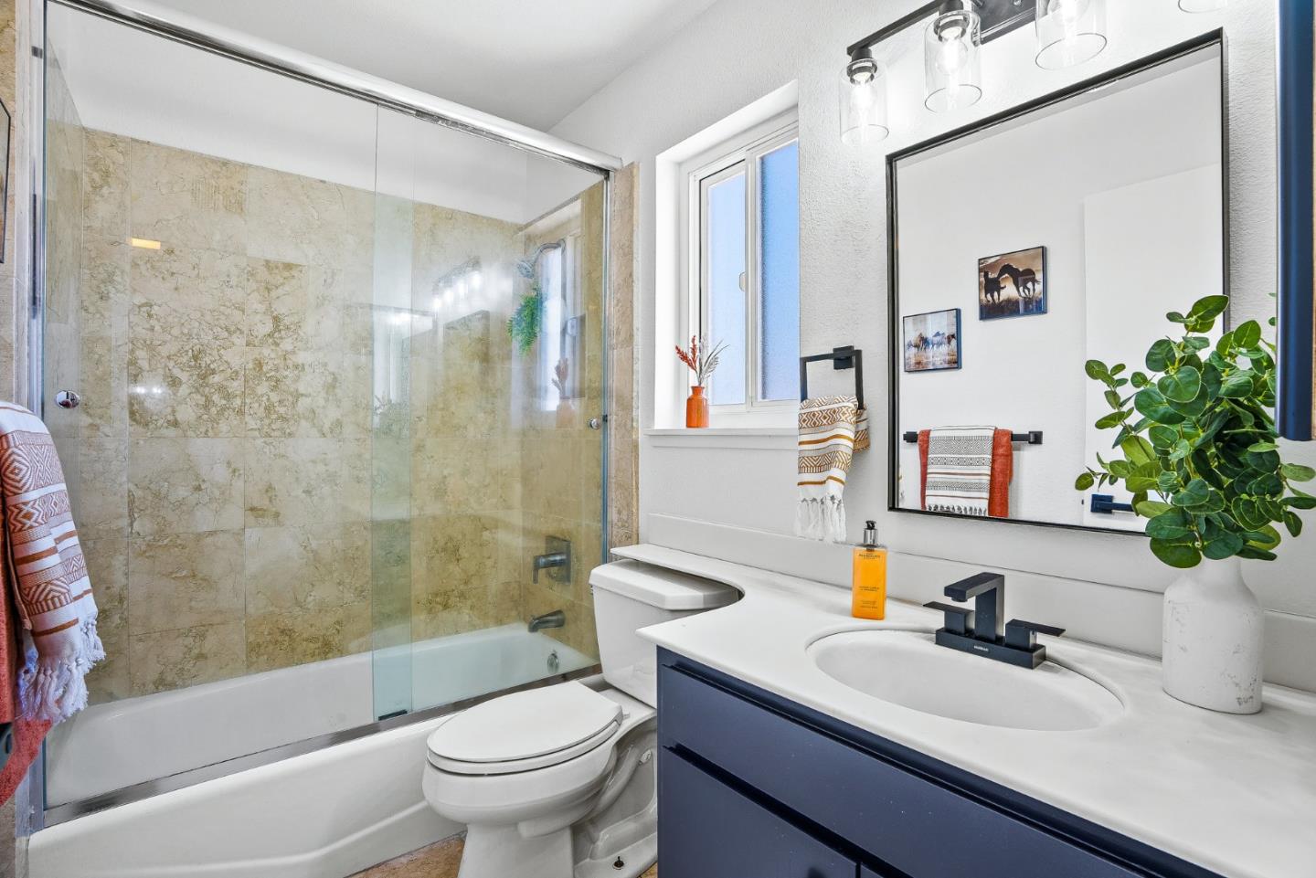 Detail Gallery Image 5 of 36 For 1138 Sherman Dr, Salinas,  CA 93907 - 3 Beds | 2 Baths