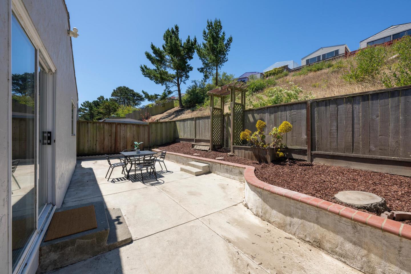Detail Gallery Image 17 of 20 For 38 Hampshire Ave, Daly City,  CA 94015 - 3 Beds | 2 Baths