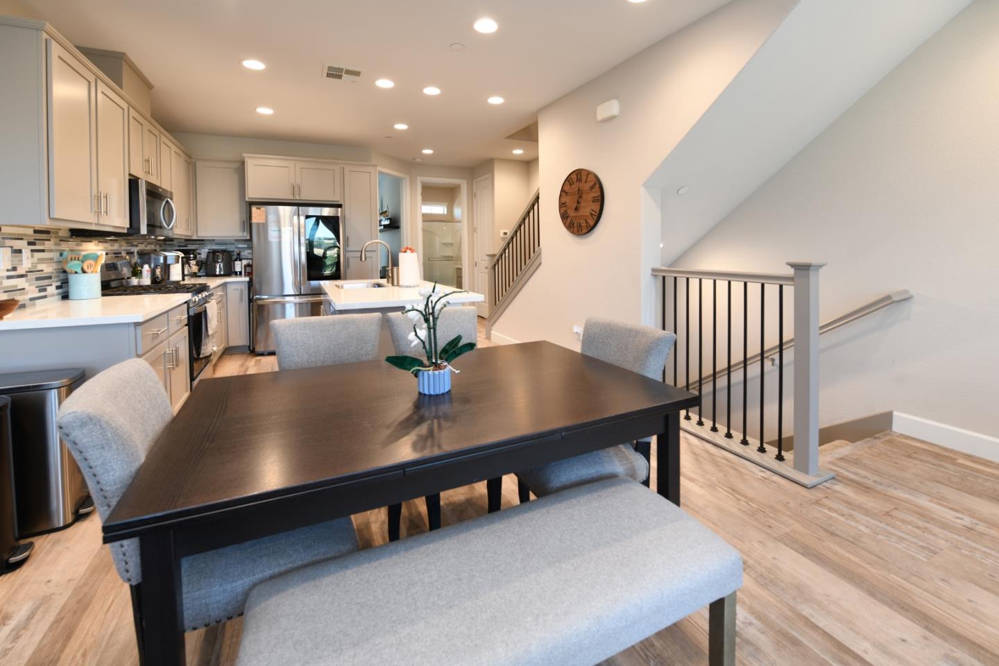 Detail Gallery Image 6 of 41 For 109 Laurel Knoll Dr, Martinez,  CA 94553 - 3 Beds | 3 Baths