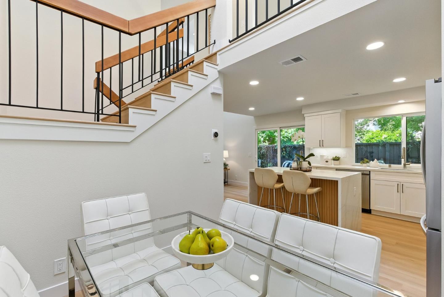 Detail Gallery Image 11 of 24 For 1477 Tyler Park Way, Mountain View,  CA 94040 - 3 Beds | 2/1 Baths