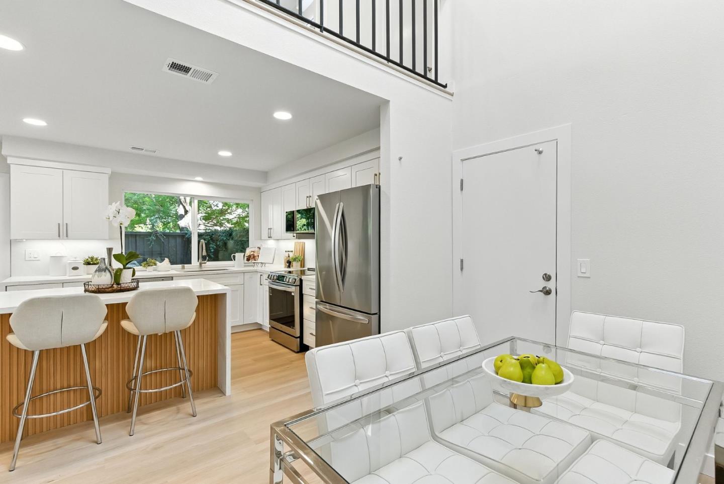 Detail Gallery Image 12 of 24 For 1477 Tyler Park Way, Mountain View,  CA 94040 - 3 Beds | 2/1 Baths