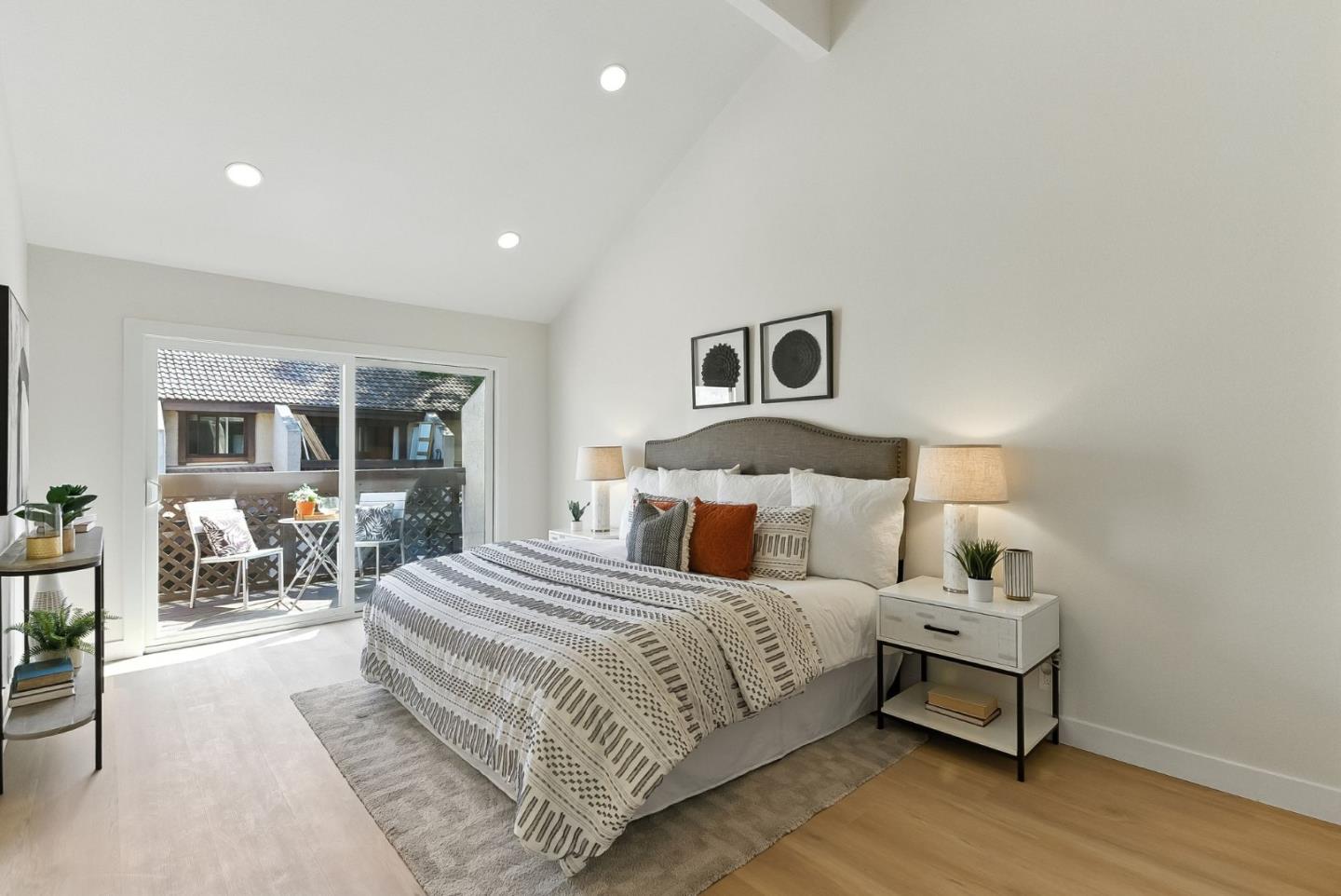 Detail Gallery Image 13 of 24 For 1477 Tyler Park Way, Mountain View,  CA 94040 - 3 Beds | 2/1 Baths