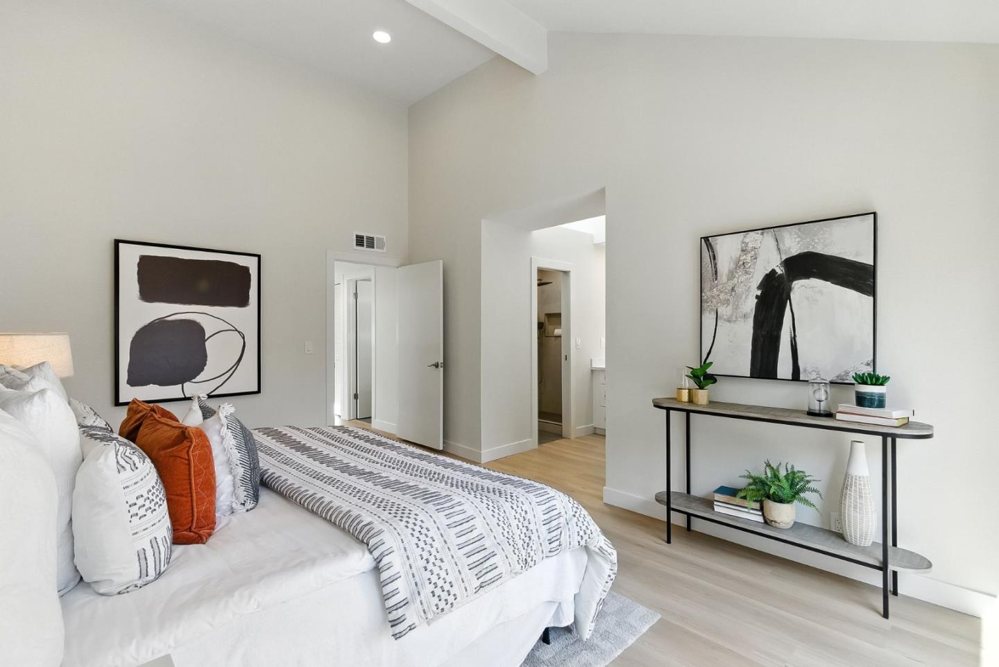 Detail Gallery Image 14 of 24 For 1477 Tyler Park Way, Mountain View,  CA 94040 - 3 Beds | 2/1 Baths