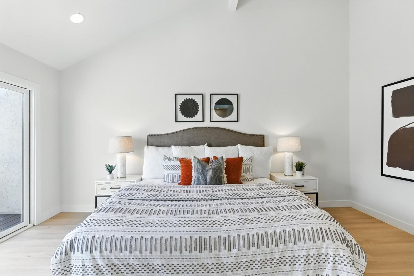 Detail Gallery Image 15 of 24 For 1477 Tyler Park Way, Mountain View,  CA 94040 - 3 Beds | 2/1 Baths