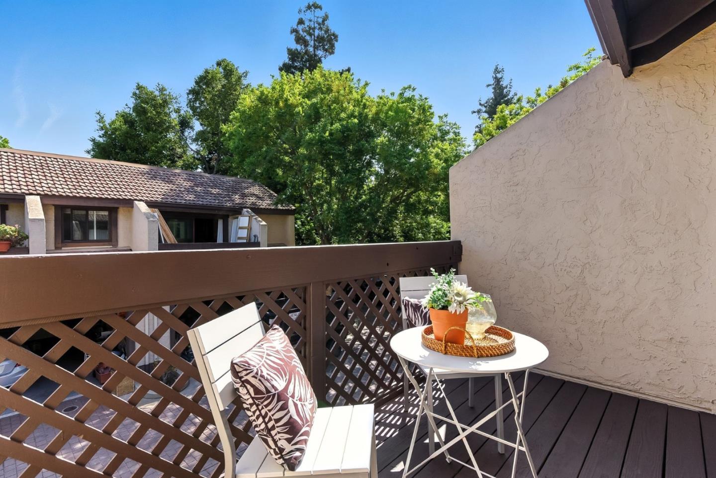 Detail Gallery Image 16 of 24 For 1477 Tyler Park Way, Mountain View,  CA 94040 - 3 Beds | 2/1 Baths