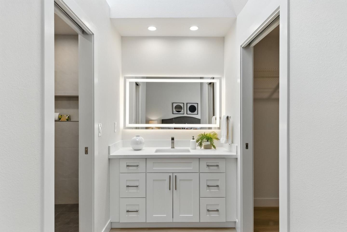 Detail Gallery Image 17 of 24 For 1477 Tyler Park Way, Mountain View,  CA 94040 - 3 Beds | 2/1 Baths