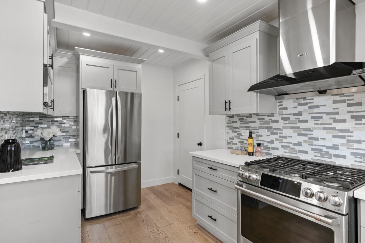 Detail Gallery Image 11 of 31 For 37177 Dutra Way, Fremont,  CA 94536 - 3 Beds | 3 Baths