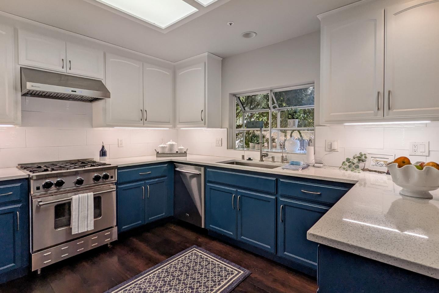 Detail Gallery Image 12 of 26 For 755 Eddy Ln, Santa Cruz,  CA 95062 - 3 Beds | 2/1 Baths