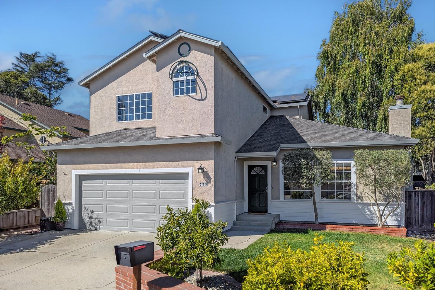 Detail Gallery Image 2 of 26 For 755 Eddy Ln, Santa Cruz,  CA 95062 - 3 Beds | 2/1 Baths