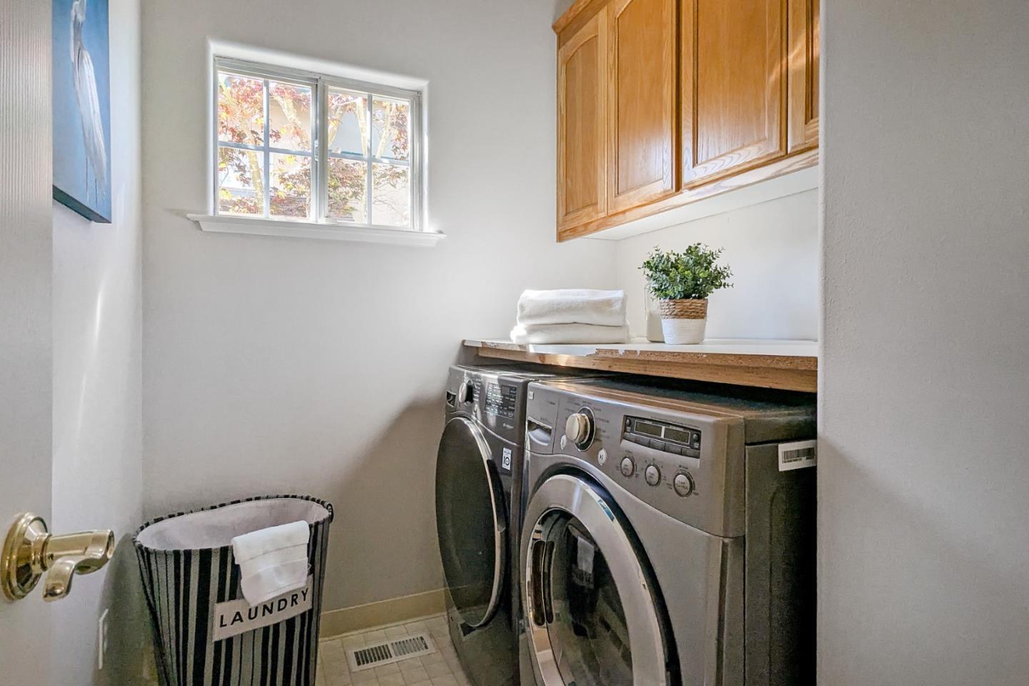 Detail Gallery Image 21 of 26 For 755 Eddy Ln, Santa Cruz,  CA 95062 - 3 Beds | 2/1 Baths