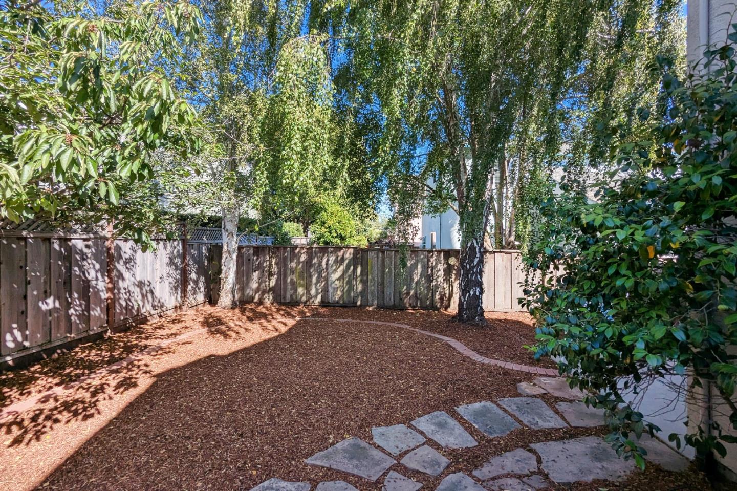 Detail Gallery Image 22 of 26 For 755 Eddy Ln, Santa Cruz,  CA 95062 - 3 Beds | 2/1 Baths
