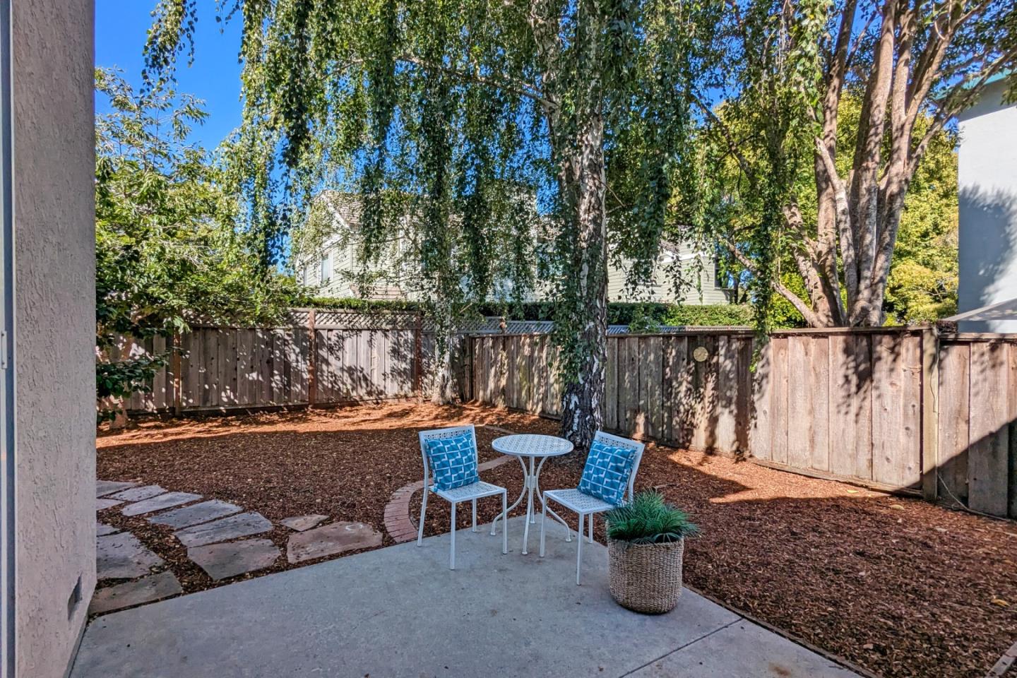 Detail Gallery Image 23 of 26 For 755 Eddy Ln, Santa Cruz,  CA 95062 - 3 Beds | 2/1 Baths