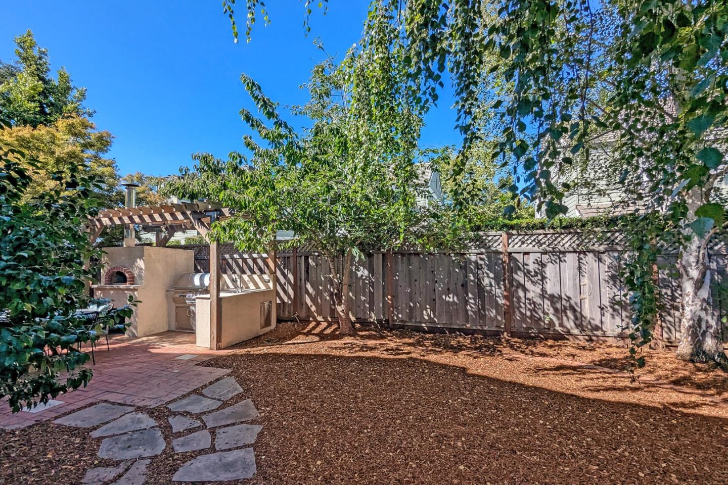 Detail Gallery Image 24 of 26 For 755 Eddy Ln, Santa Cruz,  CA 95062 - 3 Beds | 2/1 Baths