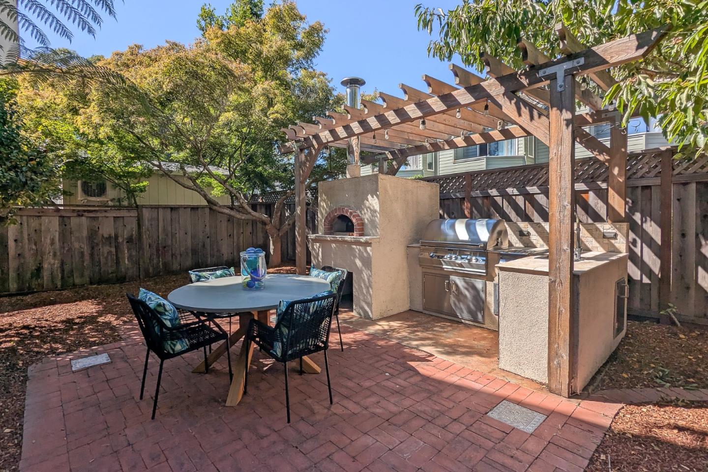 Detail Gallery Image 25 of 26 For 755 Eddy Ln, Santa Cruz,  CA 95062 - 3 Beds | 2/1 Baths