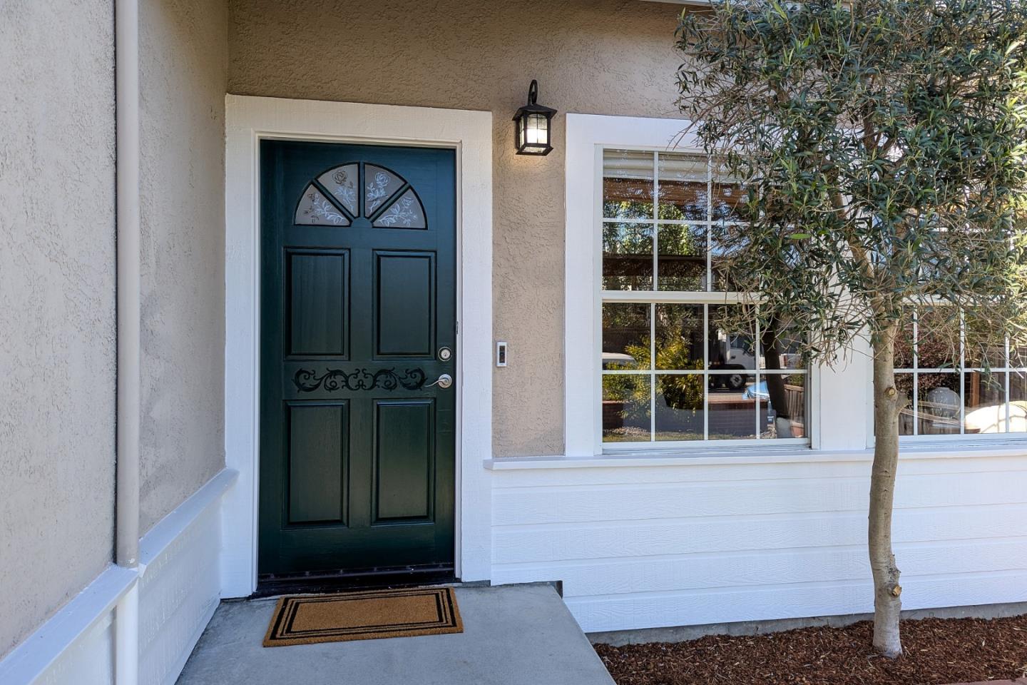 Detail Gallery Image 3 of 26 For 755 Eddy Ln, Santa Cruz,  CA 95062 - 3 Beds | 2/1 Baths