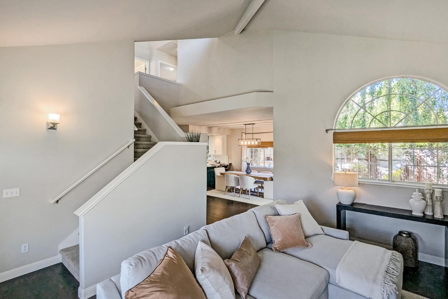 Detail Gallery Image 7 of 26 For 755 Eddy Ln, Santa Cruz,  CA 95062 - 3 Beds | 2/1 Baths