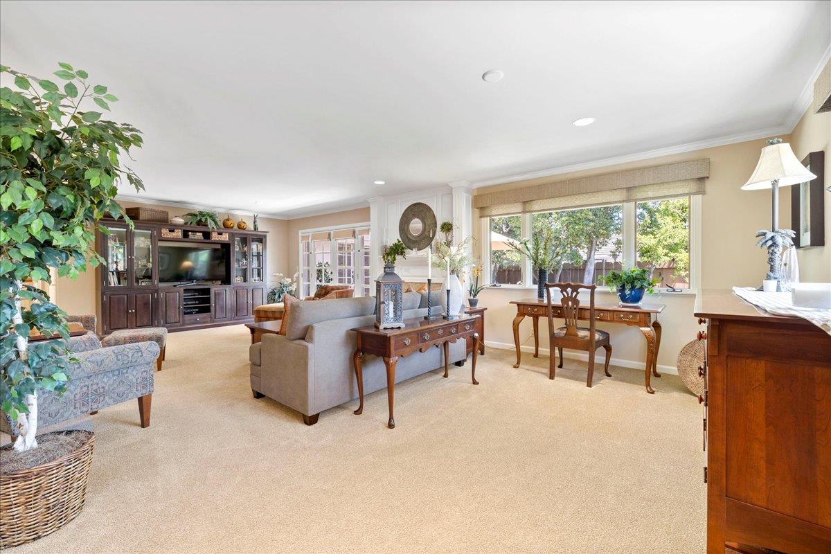 Detail Gallery Image 5 of 37 For 22310 Davenrich St, Salinas,  CA 93908 - 4 Beds | 2 Baths