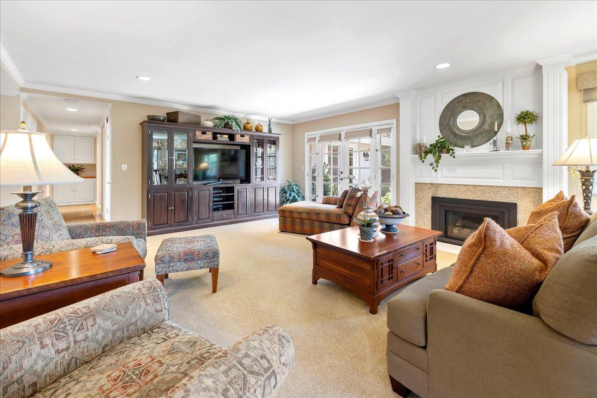 Detail Gallery Image 6 of 37 For 22310 Davenrich St, Salinas,  CA 93908 - 4 Beds | 2 Baths