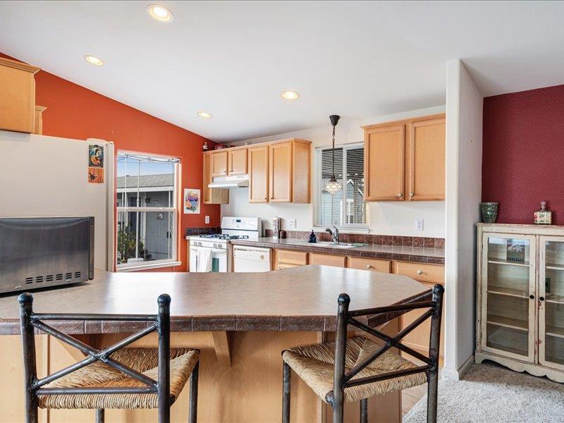 Detail Gallery Image 11 of 28 For 1625 #16 Brommer St #16,  Santa Cruz,  CA 95062 - 3 Beds | 2 Baths