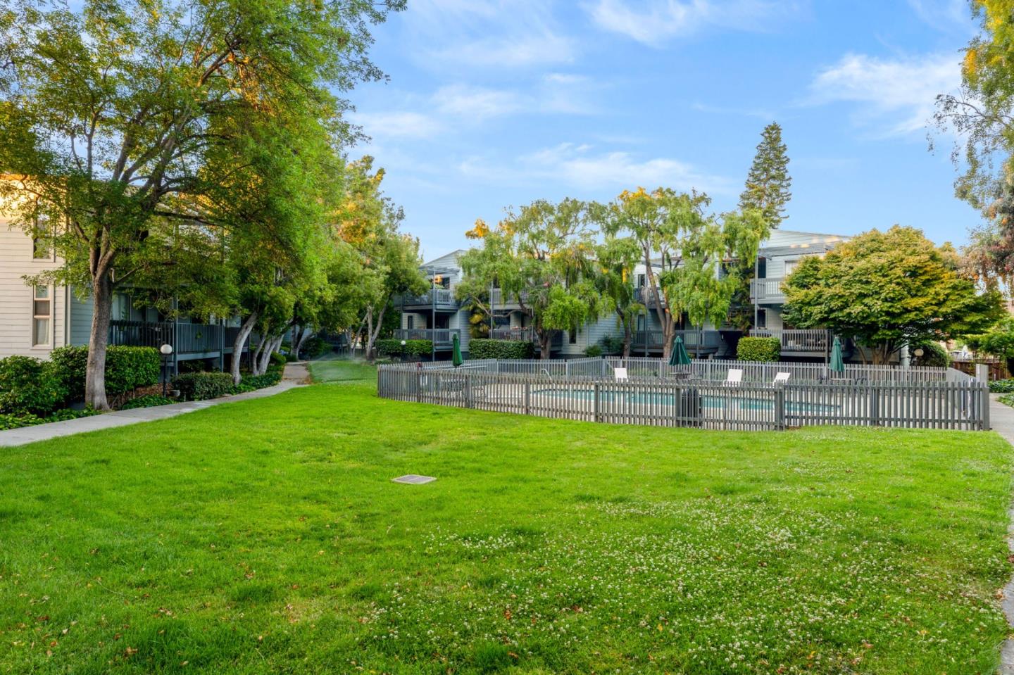 Detail Gallery Image 20 of 27 For 58 Laurie Meadows Dr #3,  San Mateo,  CA 94403 - 2 Beds | 2 Baths
